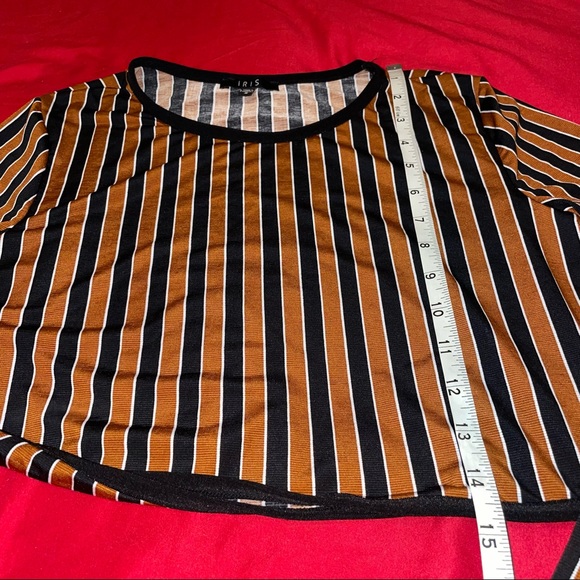 Woman’s crop top black and gold size small - Picture 4 of 7